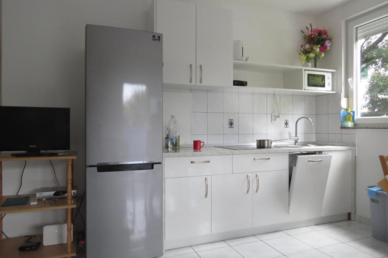 Modra Kuca Apartment Mandre Bagian luar foto