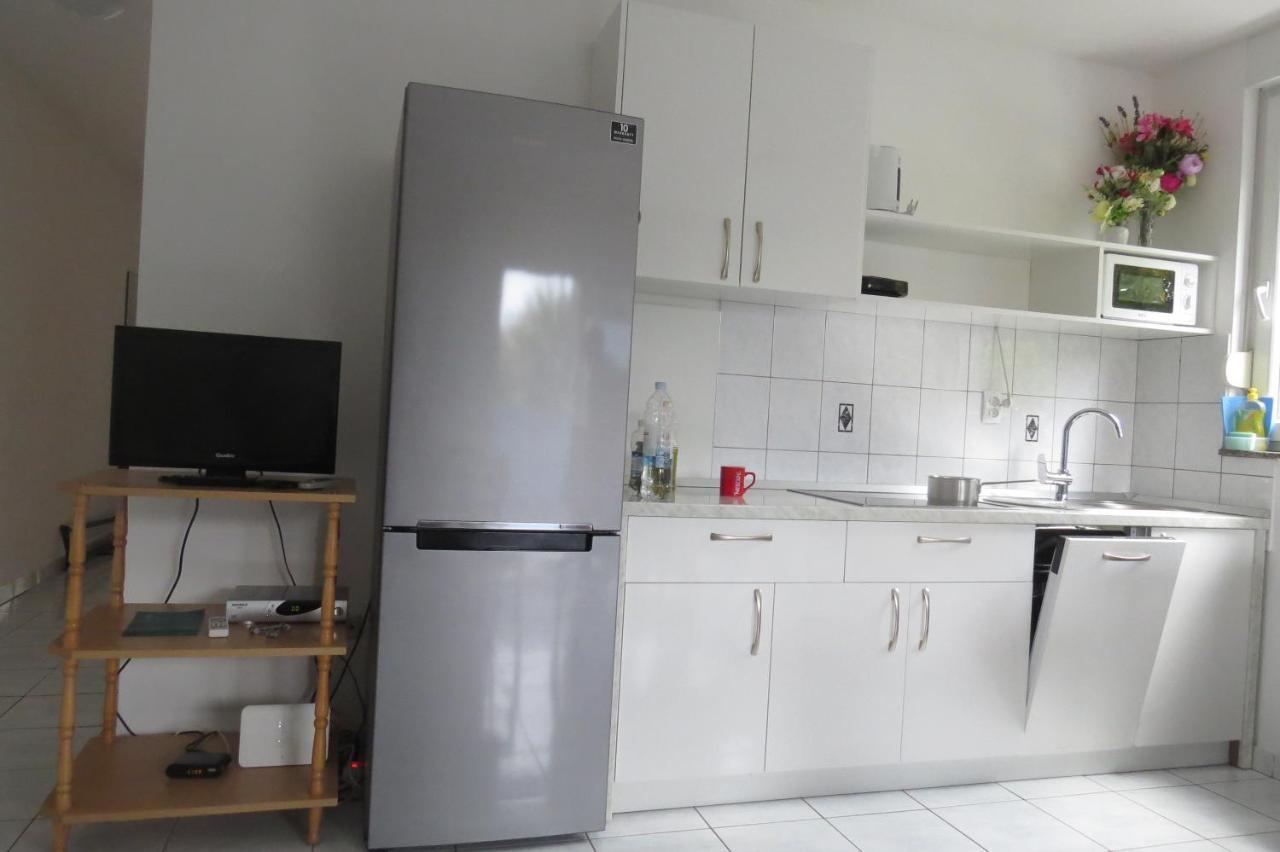 Modra Kuca Apartment Mandre Bagian luar foto
