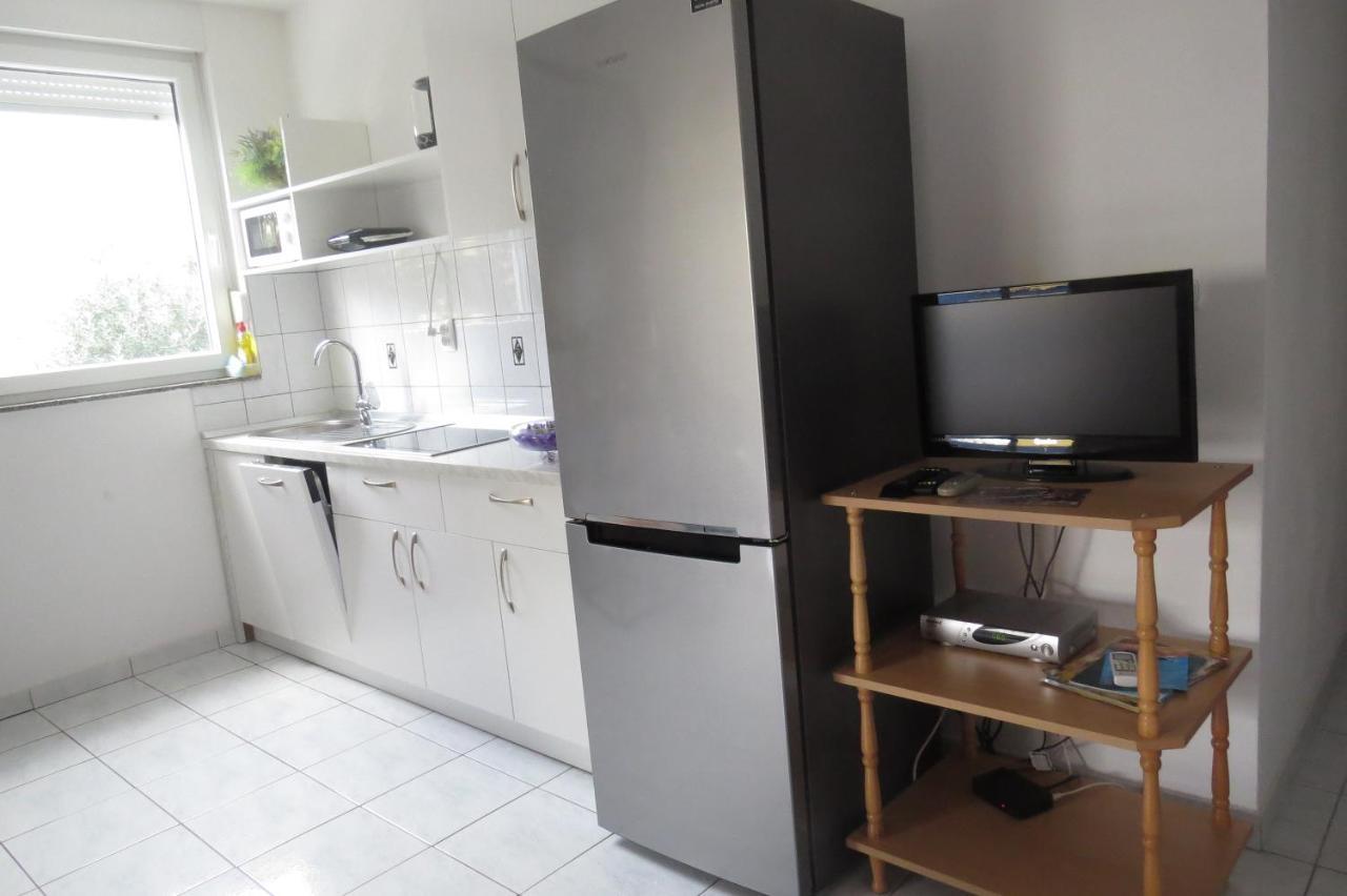 Modra Kuca Apartment Mandre Bagian luar foto