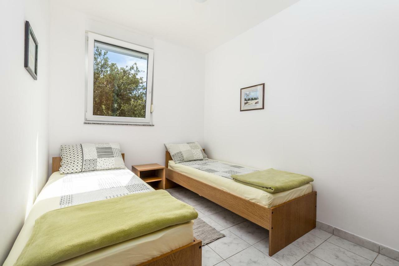 Modra Kuca Apartment Mandre Bagian luar foto